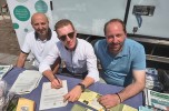 La firma dell’accordo: Massimo Tomasoni, Giacomo Ardemagni,  Matteo Rossi 