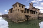 Castelli aperti ai turisti e all'arte. Andy Wahrol in mostra a Pagazzano