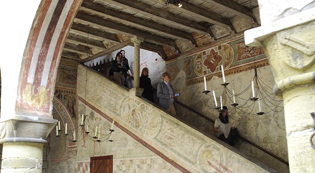 Castelli aperti ai turisti e all'arte. Andy Wahrol in mostra a Pagazzano