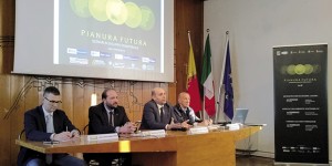 Dida foto: La fase di apertura dei lavori > Da sinistra: Giovanni Malanchini, Matteo Rossi, Sebastian Nicoli e Cesare Bonacina