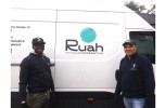 Furgone e personale della coop. Ruah